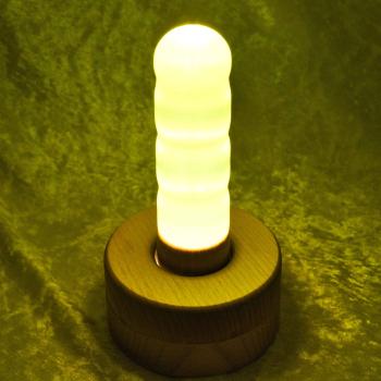 Leuchtdildo mit Ständer in verschiedenen Farben