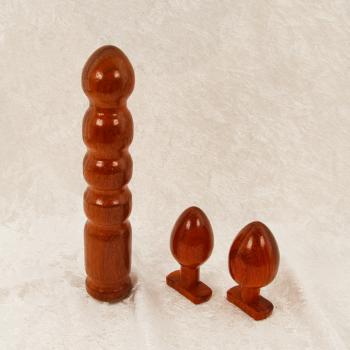 Padouk Weihnachts-Bundle – hochwertiger Holzdildo + 2 Analplugs